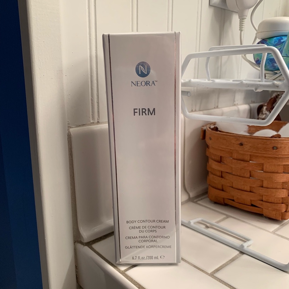 NEORA Firm Body Contour Cream NIB